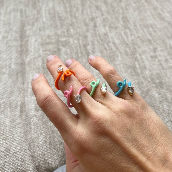 🧡 Orange Baby Tendril Vine Enamel Ring ✨ - Picture 2 of 10